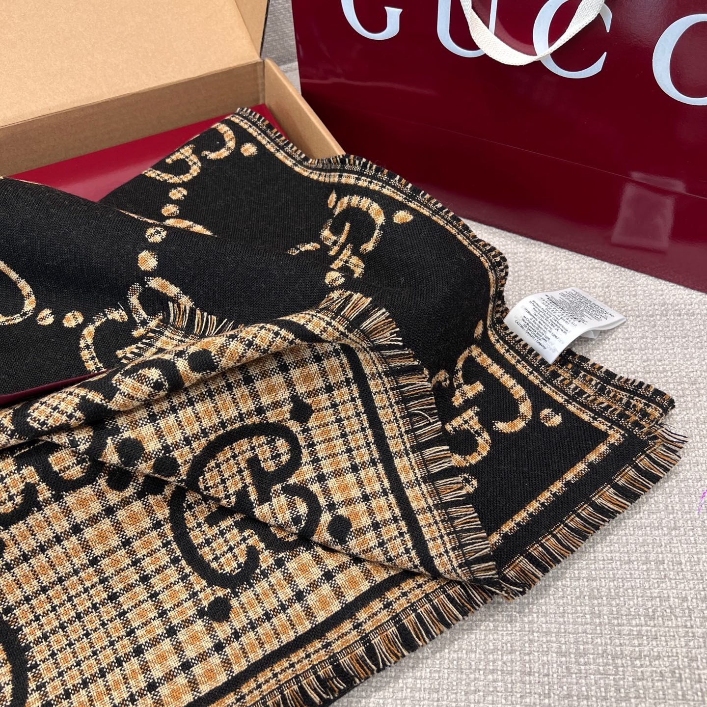 gucci-gg-jacquard-scarf-4-1