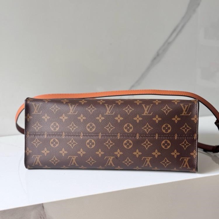 louis-vuitton-onthego-organizer-2