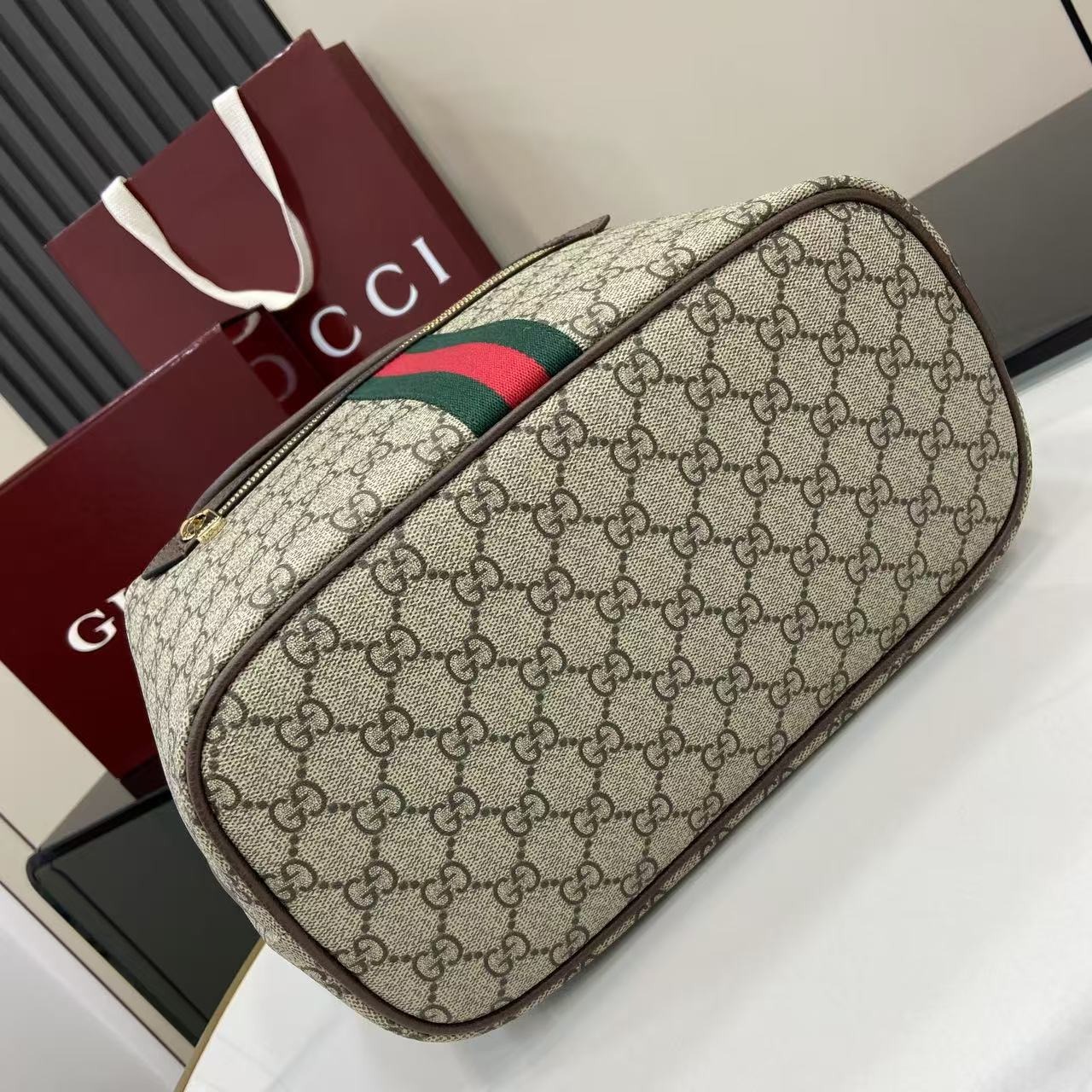 gucci-ophidia-medium-backpack-beige-dark-brown-4